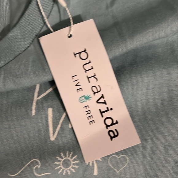 Pura Vida Short Sleeve Tee-Shirt: Tagged XL, fits more like a M-L, fitted - Picture 5 of 6